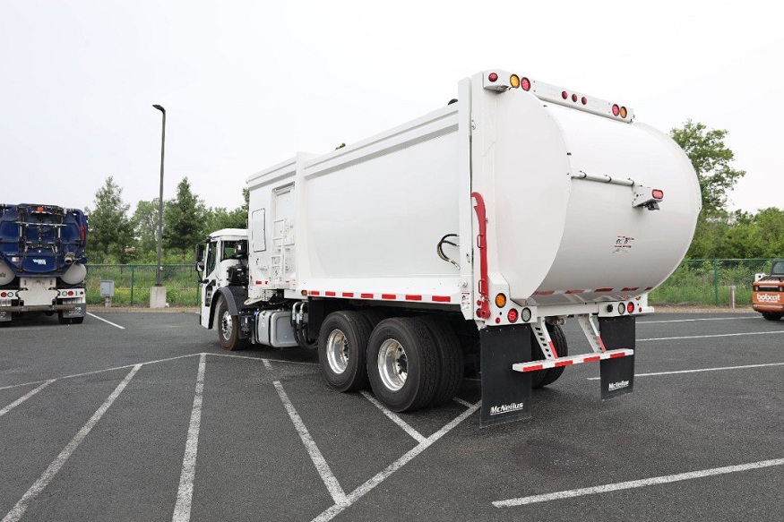 McNeilus Refuse Trucks